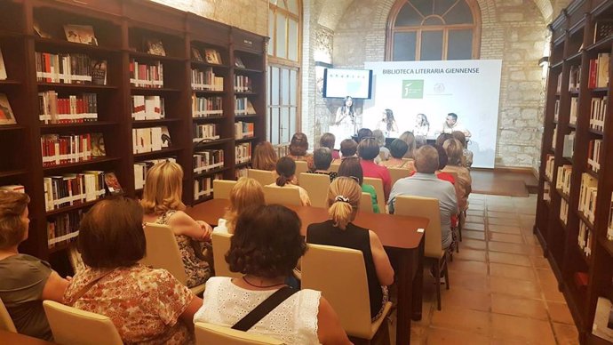 Imagen de archivo de un encuentro con autores de Sierra Mágina celebrado en la Biblioteca Literaria Giennense