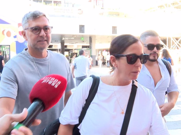 Anabel Pantoja ha viajado este miércoles a Murcia con José Antonio Abad y Alberto Dugarte