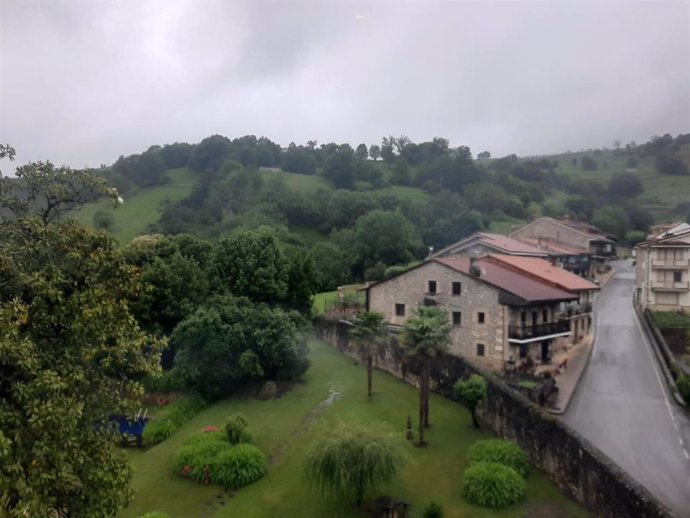 Varias casas en un pueblo.