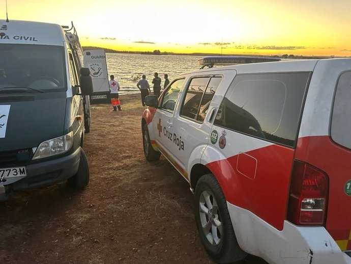 Dispositivo de búsqueda del hombre desaparecido cuando se bañaba en Los Canchales.