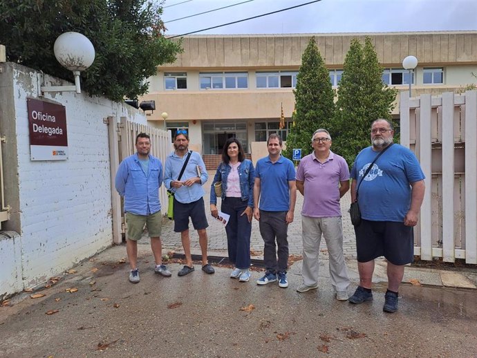 Representantes de CHA, con la diputada Isabel Lasobras a la cabeza, en Alcañiz (Teruel).