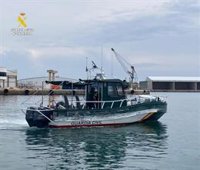 Rescatan al tripulante de un velero tras caer al mar durante la tormenta en Benicàssim