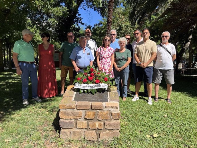 La ciudad de Puertollano homenajea a las víctimas del accidente de la petroquímica en 2003 conmocionada por la siniestralidad laboral en C-LM.