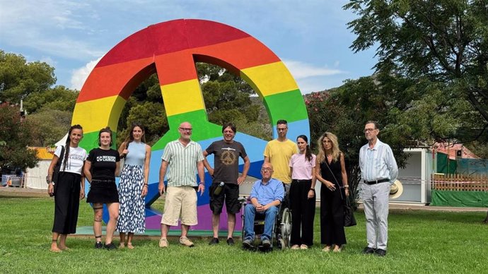 Visita de las organizaciones que participan en la campaña solidaria al recinto de conciertos