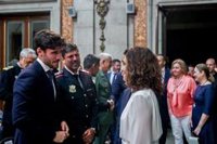 La Policía Nacional, Bomberos de Valencia y un Cabo 1º de Tierra reciben las Palomas de Bronce en la Casa de la Villa