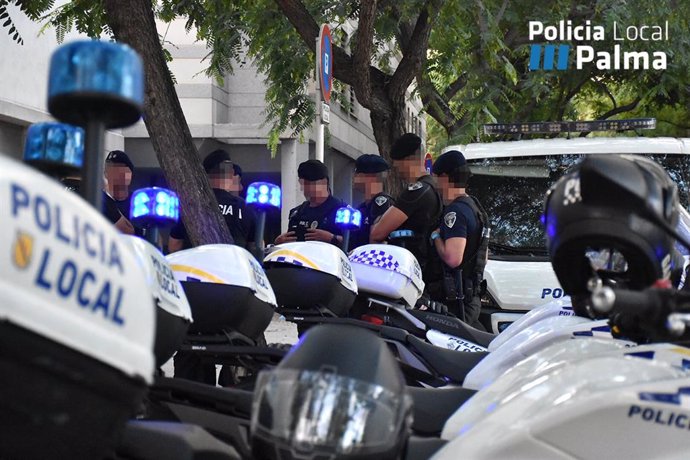 Archivo - Agentes de la Policía Local de Palma