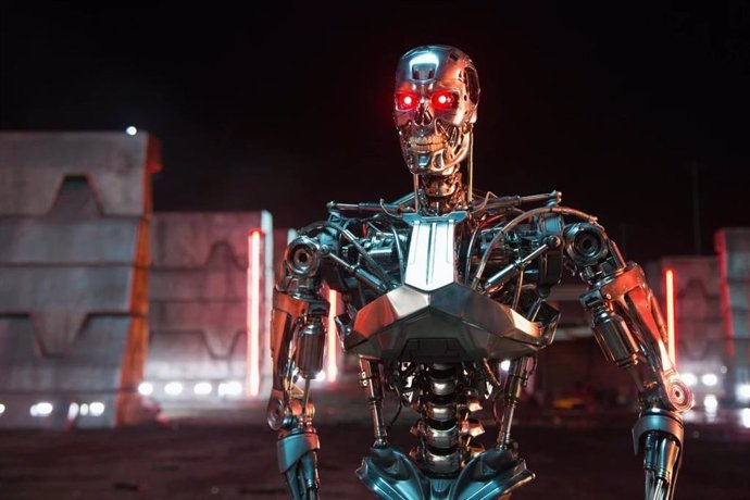 Archivo - James Cameron trabaja en un proyecto secreto de Terminator