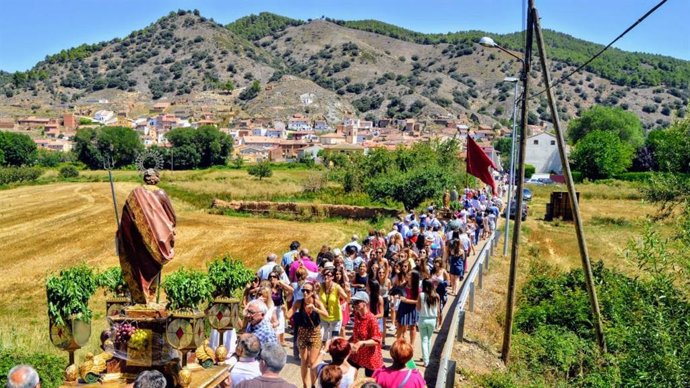 El recorrido se realiza a pie disfrutando de un entorno único por la vega del Jiloca.