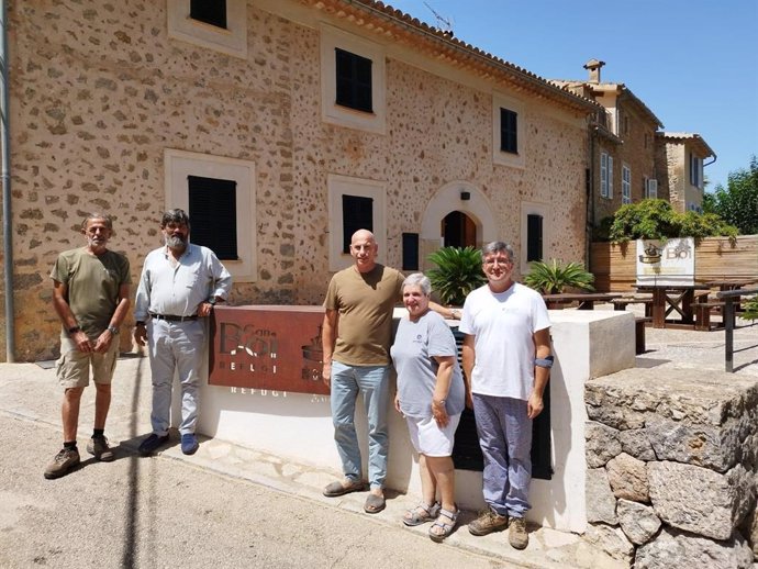 El conseller insular de Medio Ambiente, Medio Rural y Deportes, Pedro Bestard, visita el refugio de Can Boi