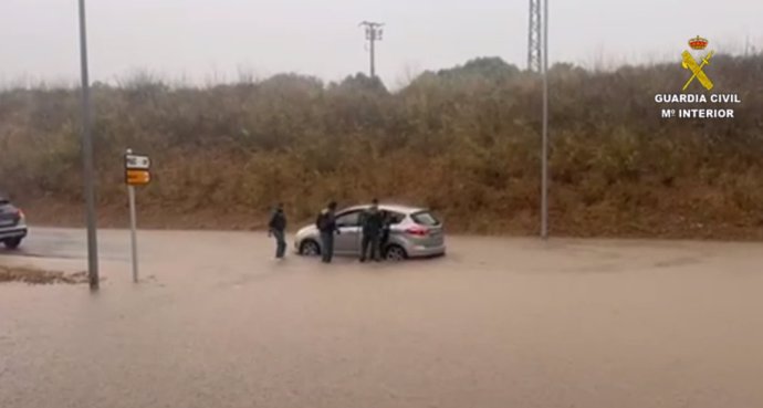 Vehículo atrapado en Alaior