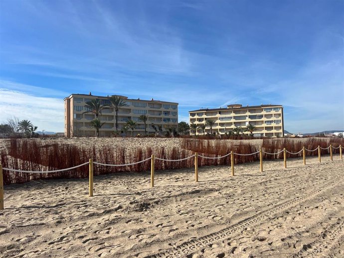 Archivo - Playa Les Deveses de Dénia (Alicante), en una fotografía de archivo