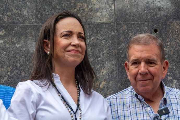 La líder opositora de Venezuela, María Corina Machado, y el excandidato opositor, Edmundo Gonzalez