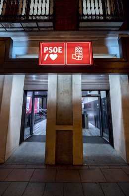 Archivo - Fachada de la sede del PSOE, en Madrid (España).