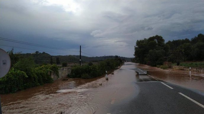 Carretera inundada en Menorca