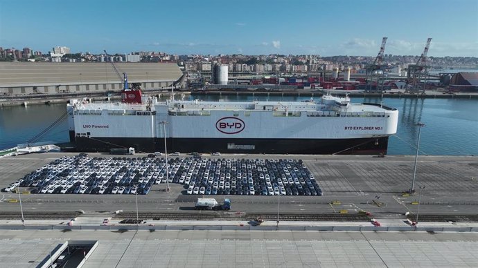 Escala de BYD en el puerto de Santander