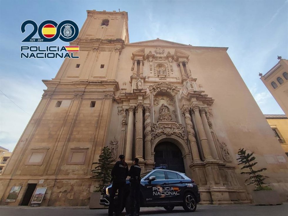 La Policía Nacional detiene a dos personas por estafar 800.000 euros a una empresa tras financiar vehículos de alta gama