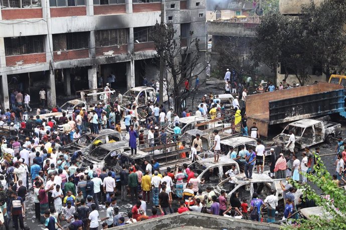 Protestas en Bangladesh tras la salida de la primera ministra Sheij Hasina