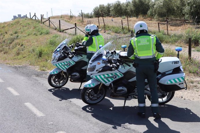 Agentes de la Guardia Civil de Tráfico.