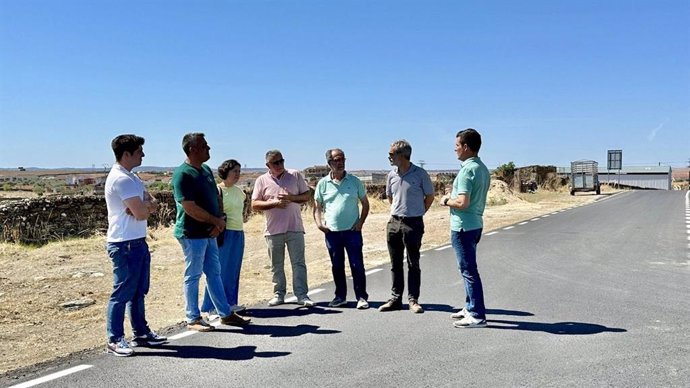 La Diputación de Cáceres arregla el Camino de Monroy en Santiago del Campo