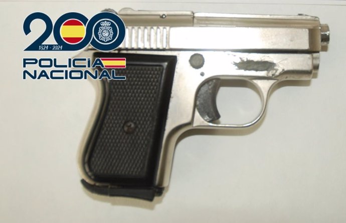 Pistola detonadora modificada intervenida por la Policía Nacional