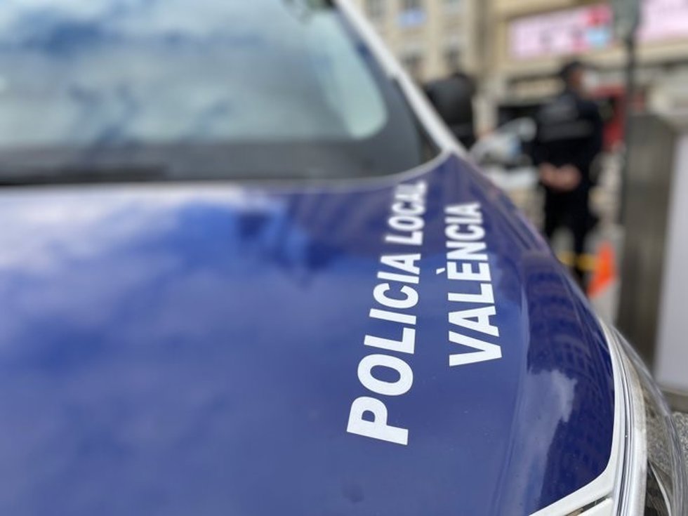 Archivo - Imagen de un coche de la Policía Local de Valncia