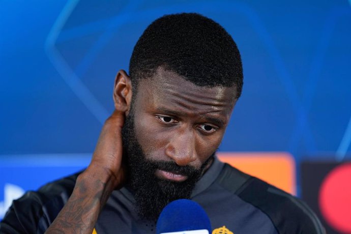 Archivo - El defensa del Real Madrid Antonio Rüdiger atiende a los medios en Valdebebas. 