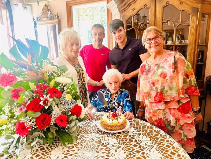 Carmen Alcaraz, la picassentina más longeva, cumple 104 años