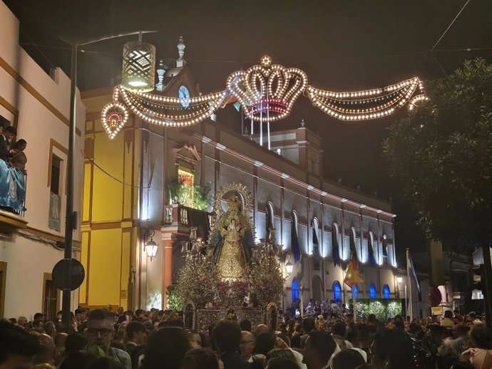 Salida procesional de la Virgen del Águila