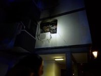 Al menos 15 personas intoxicadas, 3 de ellas hospitalizadas, tras arder un colchón en una vivienda en Móstoles