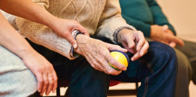 En el último año cerca de 5.000 aragoneses se han incorporado al sistema público de atención a la dependencia