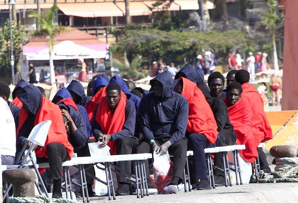 Archivo - February 2, 2024, Tenerife, Spain: Almost 1,000 immigrants arrived in Canary Islands. During the night 377 arrived at the port of Los Cristianos and in the morning another one with 41 men of Mauritania come with Salvamar and to El Hierro more 