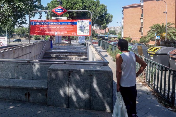 Estación de metro de Begoña cerrada durante las obras de la línea 10 de Metro entre las estaciones de Chamartín y Fuencarral, a 10 de agosto de 2024, en Madrid (España)