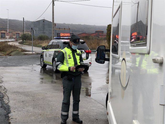 Archivo - Campaña contra el consumo de alcohol y drogas al volante