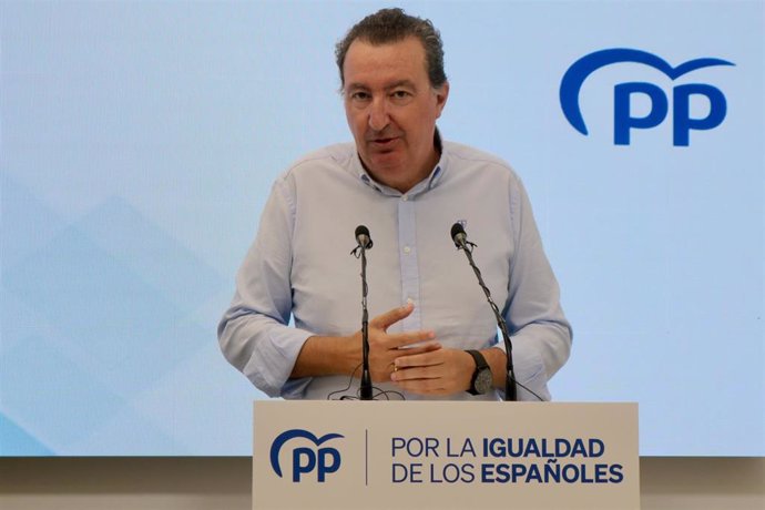 El presidente del PP de Huelva y parlamentario andaluz, Manuel Andrés González.