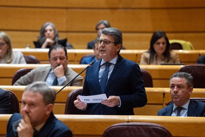 Juan José Matarí en el Senado.