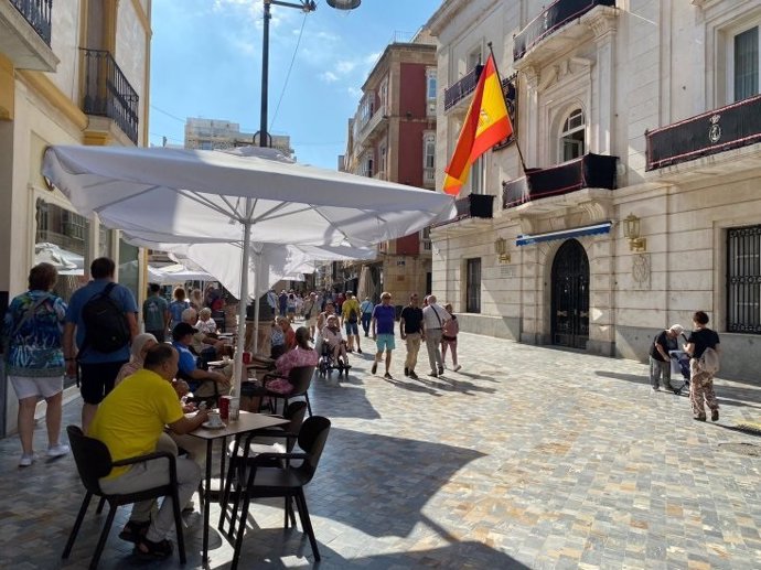 Archivo - Terraza de un bar en Cartagena (foto de archivo)