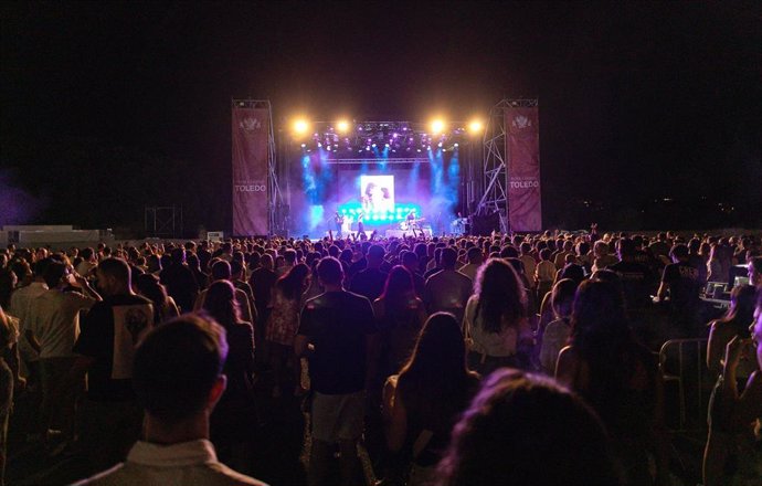 Concierto de 'Veintiuno' en La Peraleda, dentro de las Fiestas de Agosto de Toledo 2024.