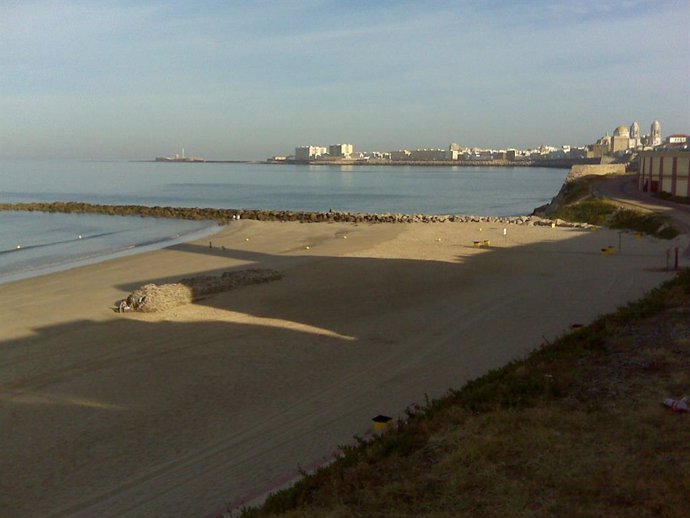 Archivo - Las playas andaluzas se encuentran en niveles de calidad adecuados.