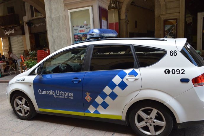 Archivo - Coche de la Guàrdia Urbana de Lleida, en una imagen de archivo