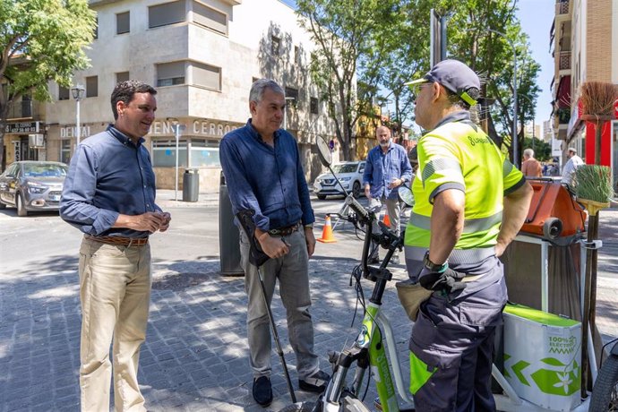 Sanz en las obras de la calle Afán de Ribera