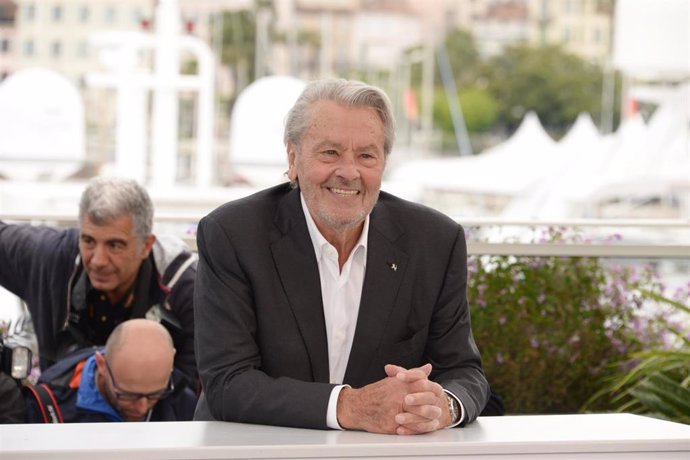 Archivo - 19 May 2019, France, Cannes: French actor Alain Delon attends a photocall after he won the Honorary Palme d'Or award during the 72nd Cannes International Film Festival at the Palais des Festivals. Photo: Frederick Injimbert/ZUMA Wire/dpa