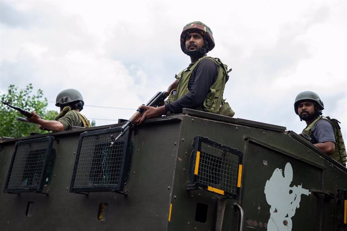 Militares indios en la parte de Cachemira bajo control indio