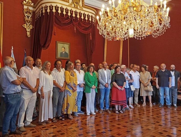 El Ayuntamiento de Santiago ha rendido homenaje este lunes al último alcalde republicano que tuvo la ciudad, Ánxel Casal.