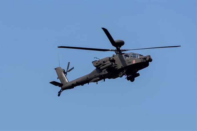 Imagen de archivo de un helicóptero AH-64 Apache en Polonia