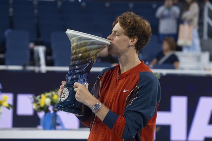 Jannik Sinner celebra el título del Masters 1000 de Cincinnati 2024