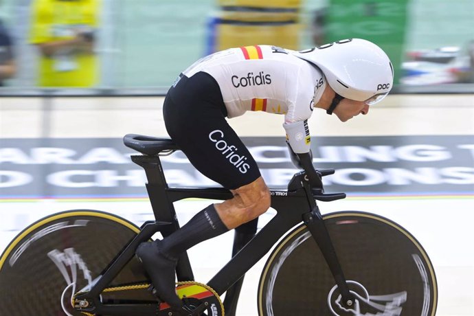 Archivo - Ricardo Ten, durante el Campeonato del Mundo de ciclismo en pista paralímpico.