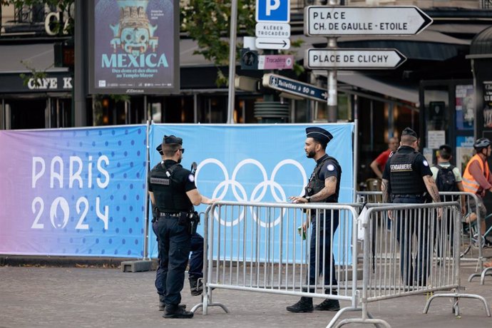 July 24, 2024, Paris, France, France: Security is being greatly stepped up ahead of the opening ceremony of the 2024 Olympic Games, which will take place on the Seine river. Many streets and bridges are closed to traffic SPORT, JO, JEUX OLYMPIQUES, OLYMPI