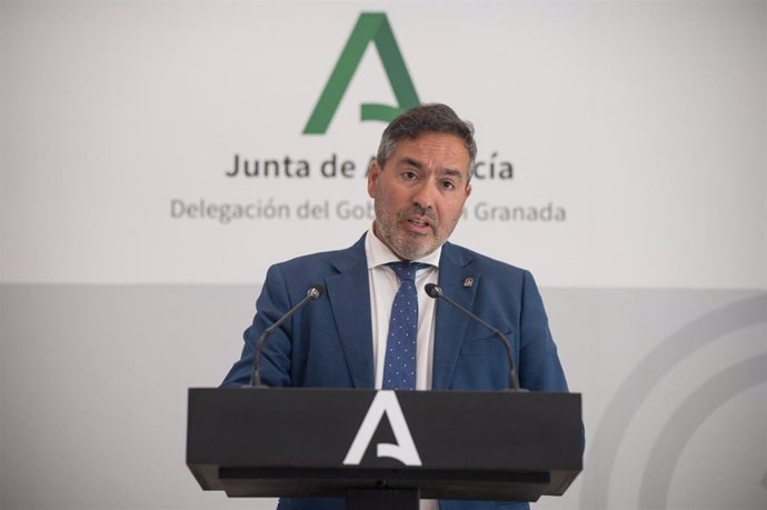 El delegado territorial de Economía, Hacienda y Fondos Europeos y de Política Industrial y Energía de la Junta en Granada, Gumersindo Fernández