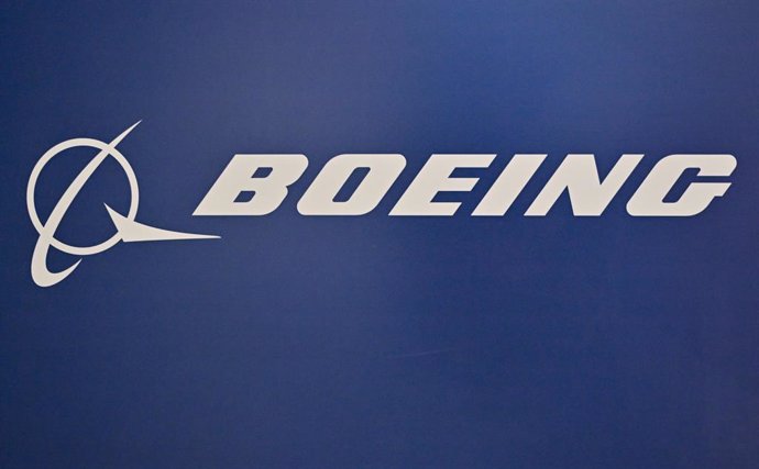 Archivo - FILED - 01 July 2024, Brandenburg, Cottbus: The Boeing logo. 