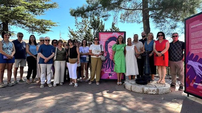 Foto de familia de la presentación de 'Nuestras huELLAS'.